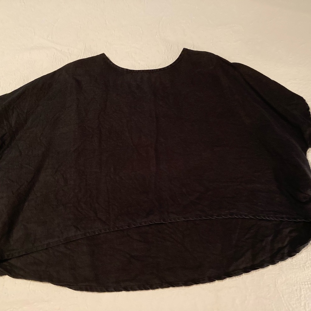 Elizabeth Suzann linen top OS Black